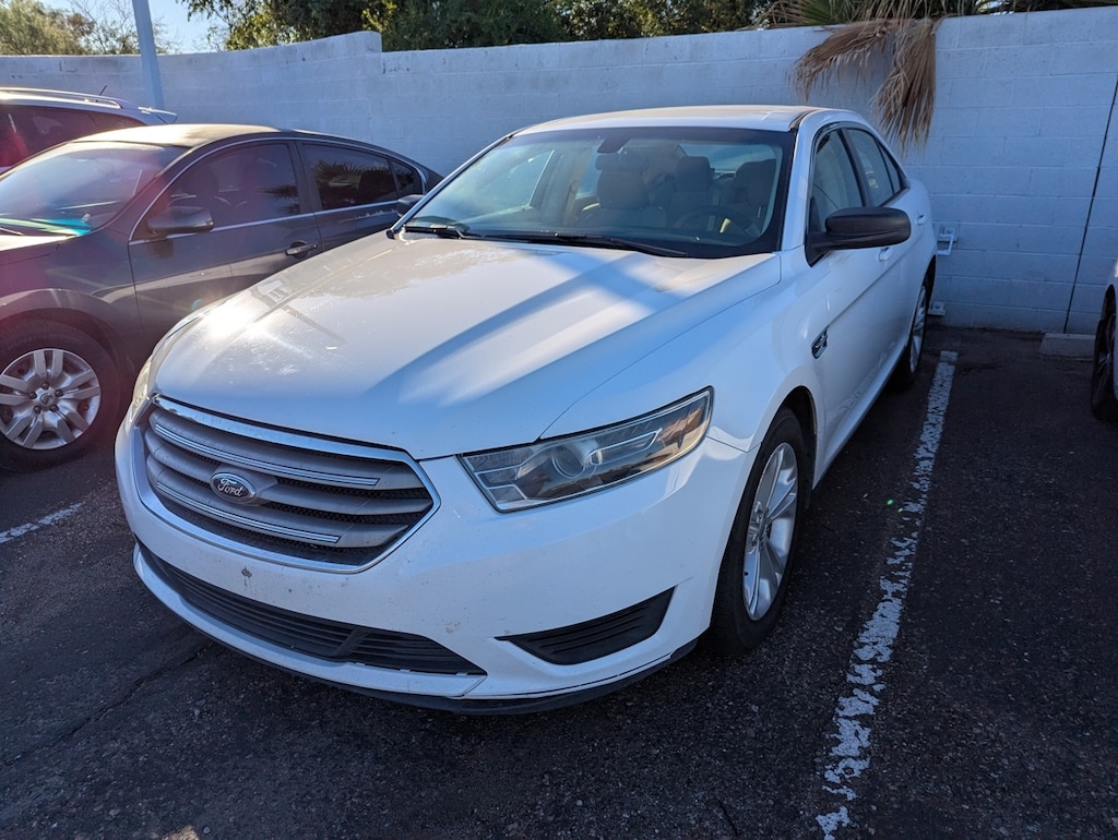 Used 2015 Ford Taurus SE Sedan