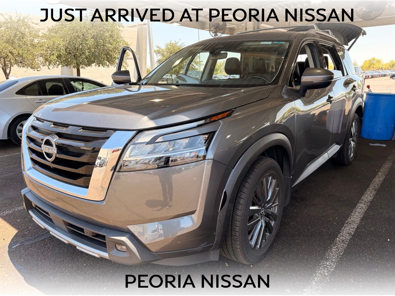 2024 Nissan Pathfinder SL 2WD's photo