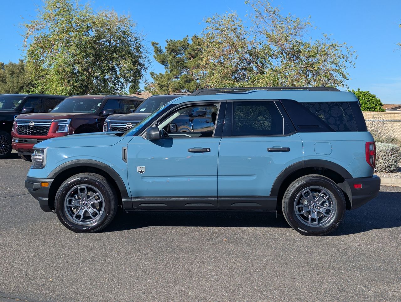 View vehicle photo 3