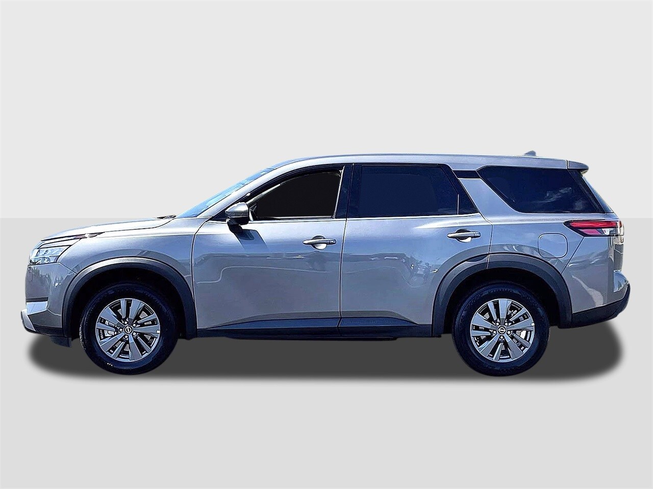2025 Nissan Pathfinder S photo 2