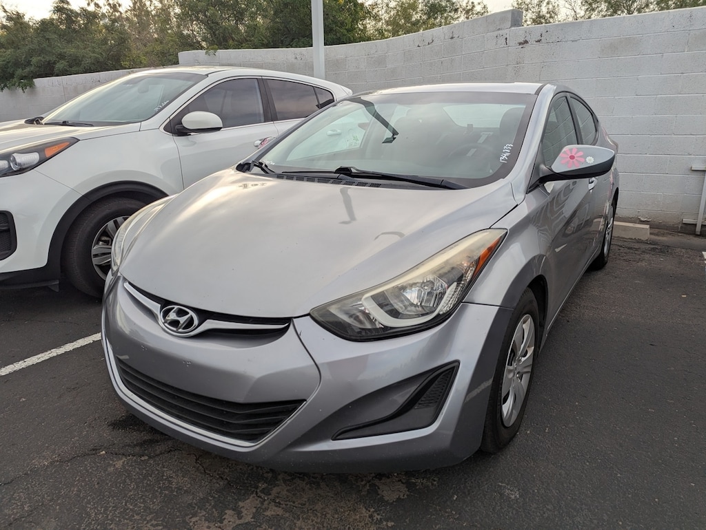 Used 2016 Hyundai Elantra SE Sedan