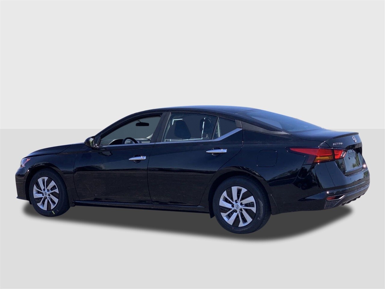 2025 Nissan Altima S photo 3