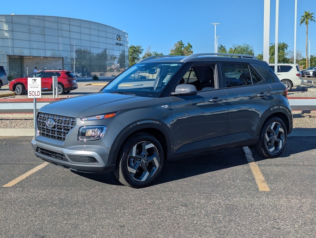 Used 2025 Hyundai Venue SEL SUV