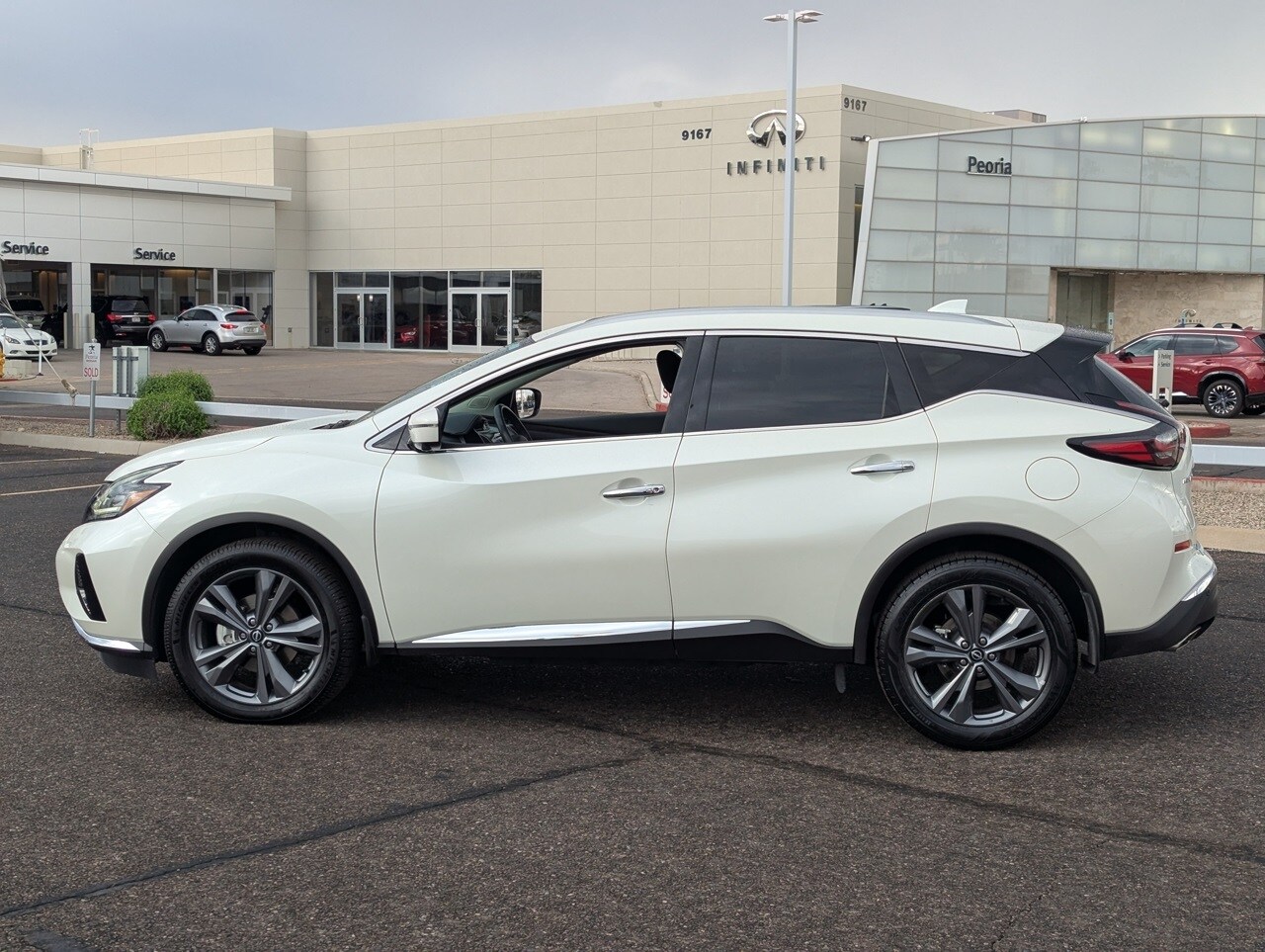 2023 Nissan Murano Platinum photo 2