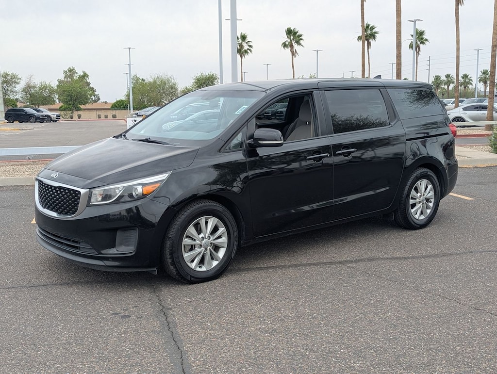 Used 2018 Kia Sedona LX Minivan/Van