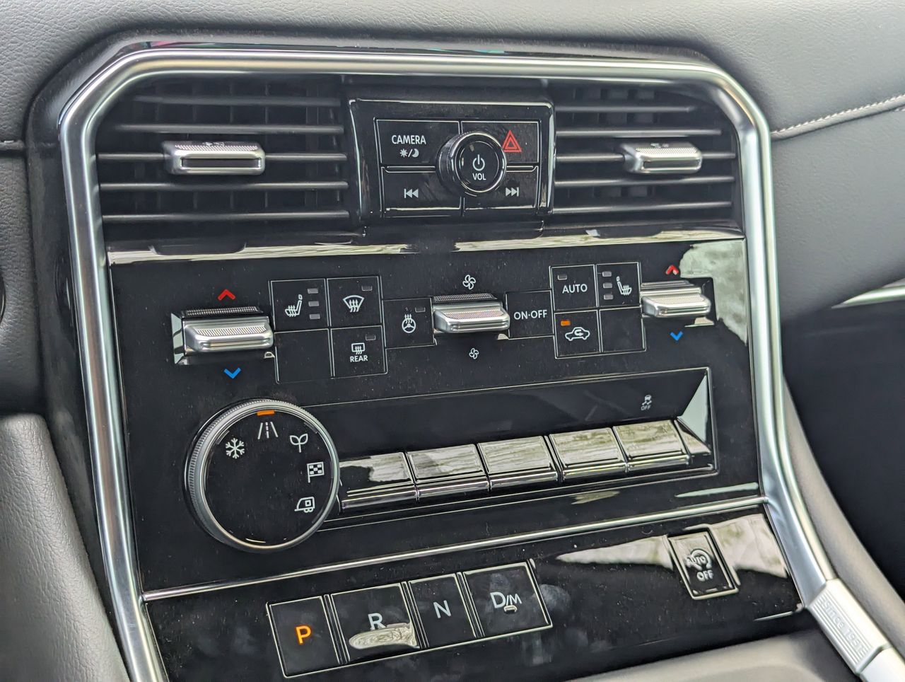 2025 Nissan Armada SL - Photo 16