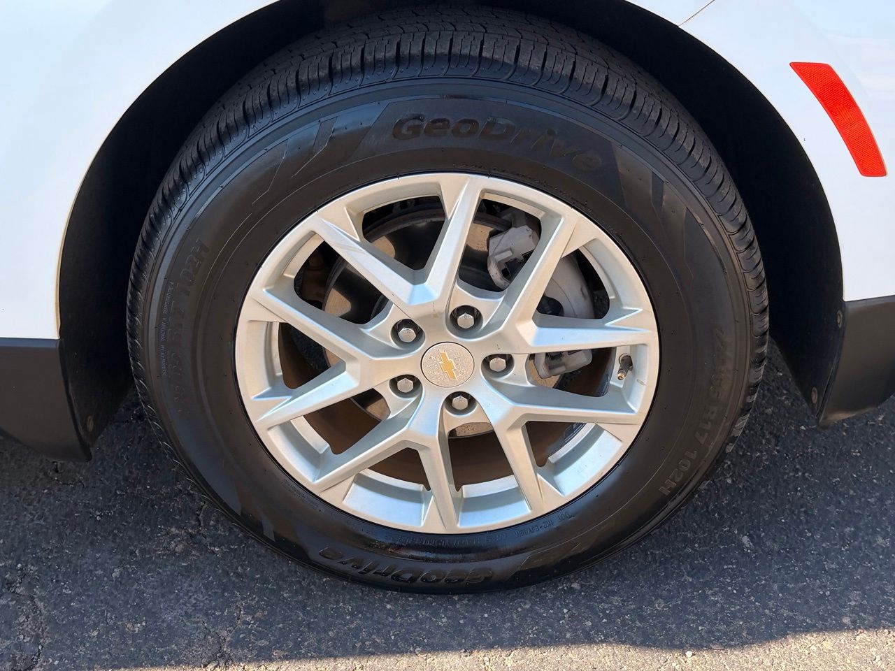 2023 Chevrolet Equinox LT - Photo 10