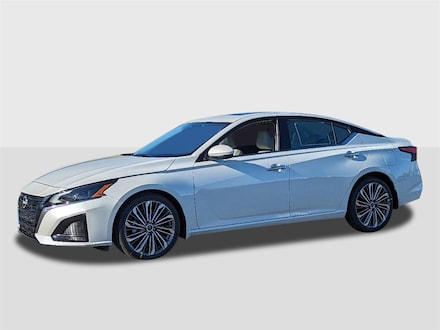 2025 Nissan Altima SL Sedan
