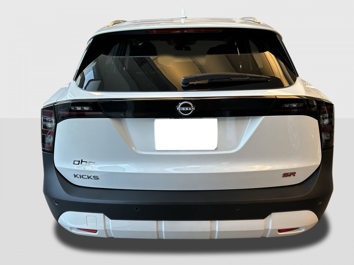 2025 Nissan Kicks SR photo 4