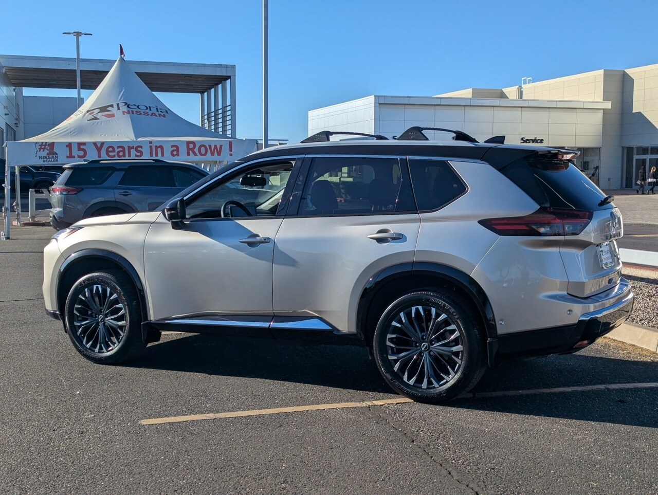 2025 Nissan Rogue Platinum photo 3