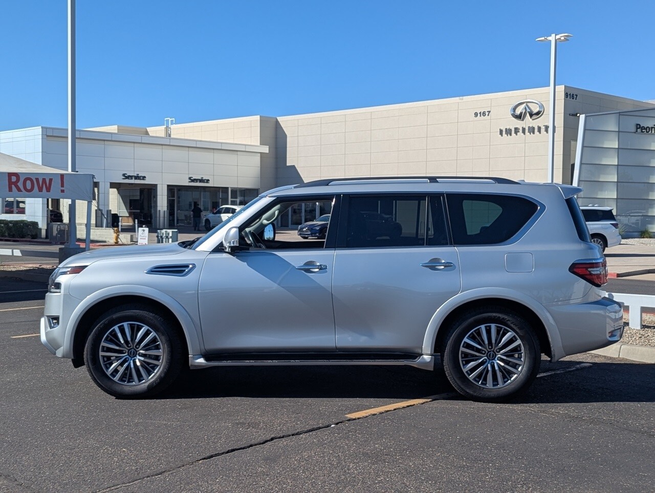 2023 Nissan Armada SL photo 2