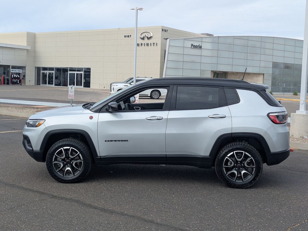Used 2025 Jeep Compass Trailhawk SUV