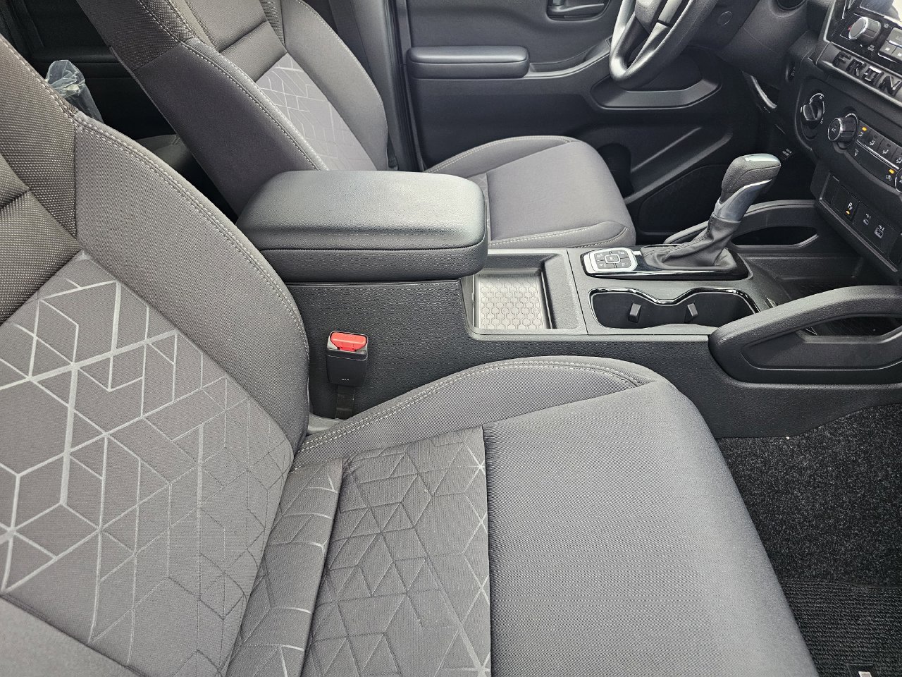 2026 Nissan Frontier SV - Photo 29