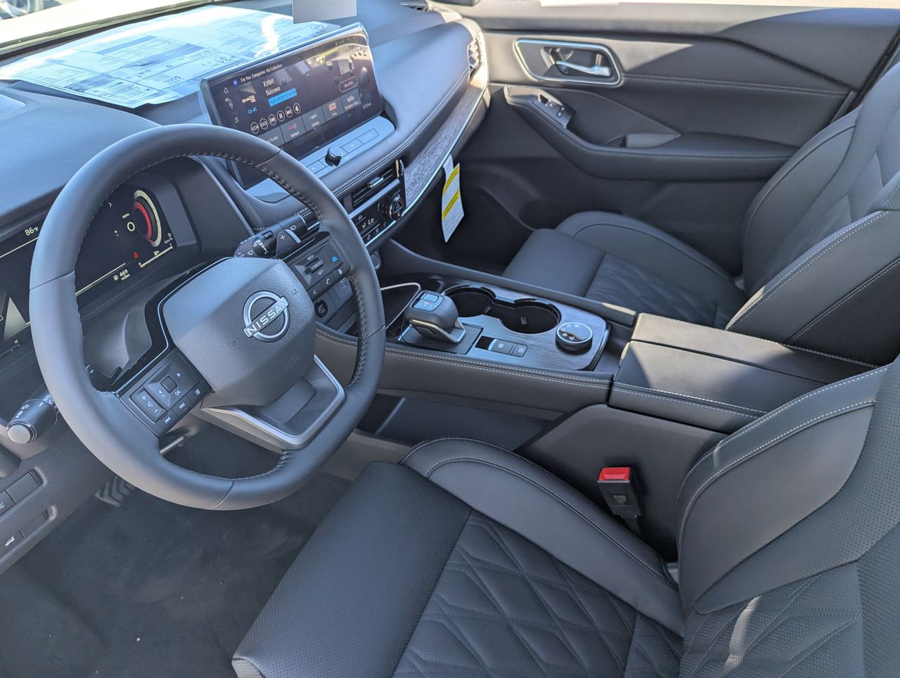 2026 Nissan Rogue Platinum - Photo 14