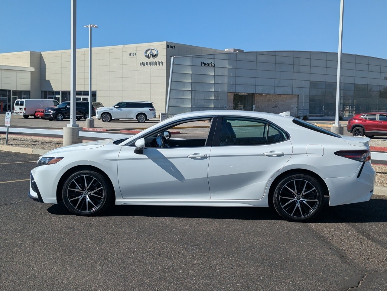 2023 Toyota Camry SE photo 3