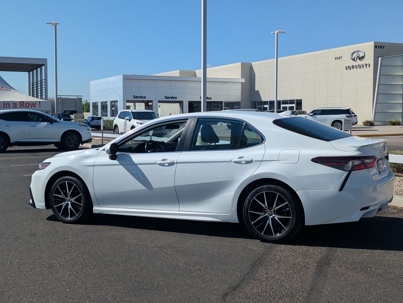 2023 Toyota Camry SE photo 4