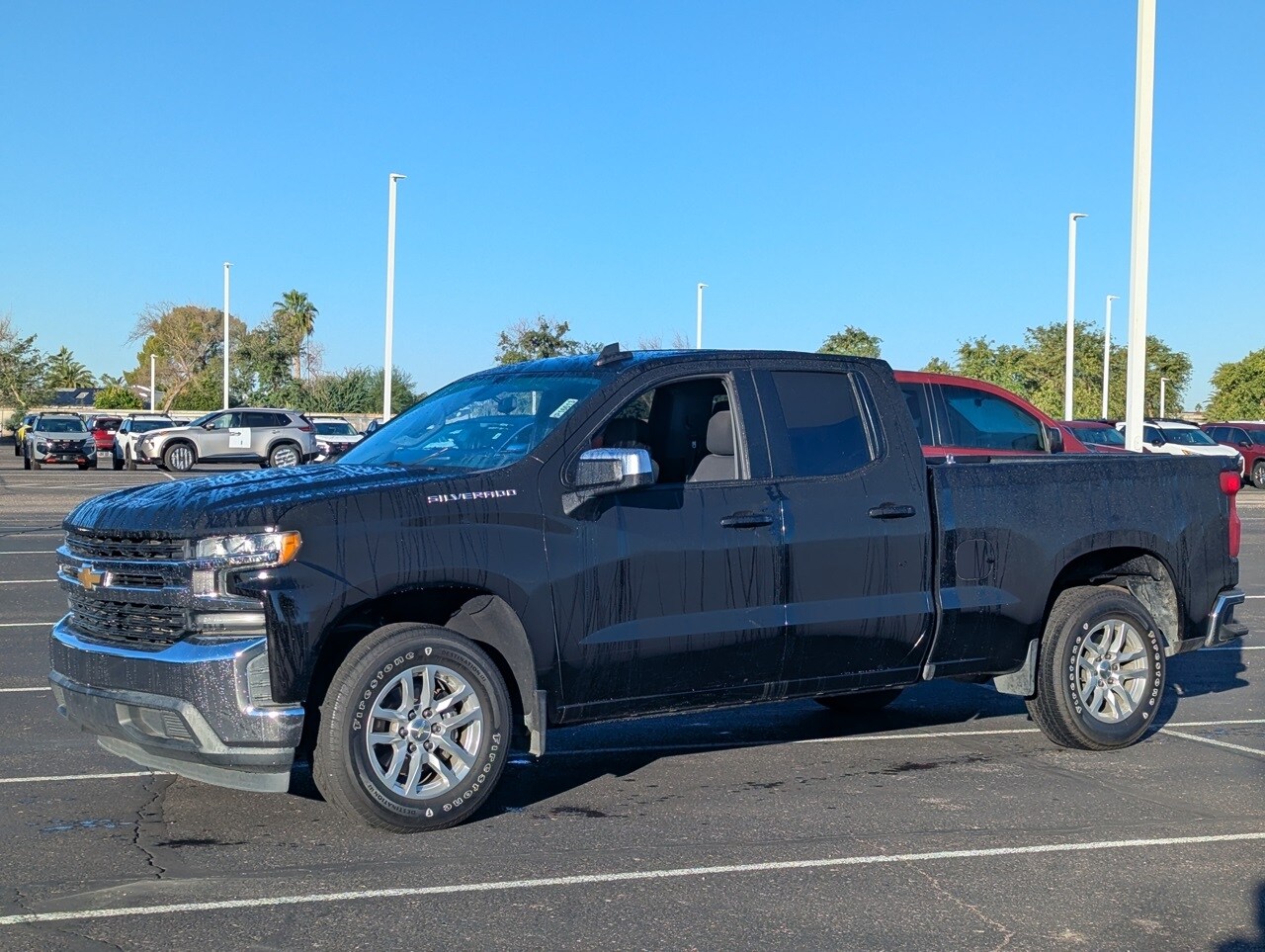 2020 Chevrolet Silverado 1500 LT photo 2