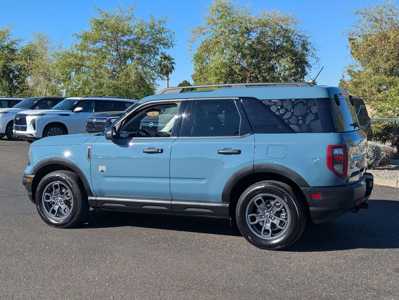 View vehicle photo 4