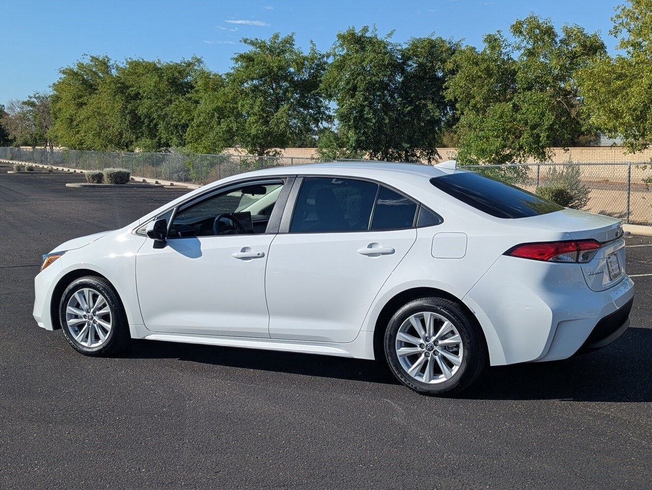 2024 Toyota Corolla LE photo 4