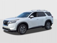 2025 Nissan Pathfinder SL SUV