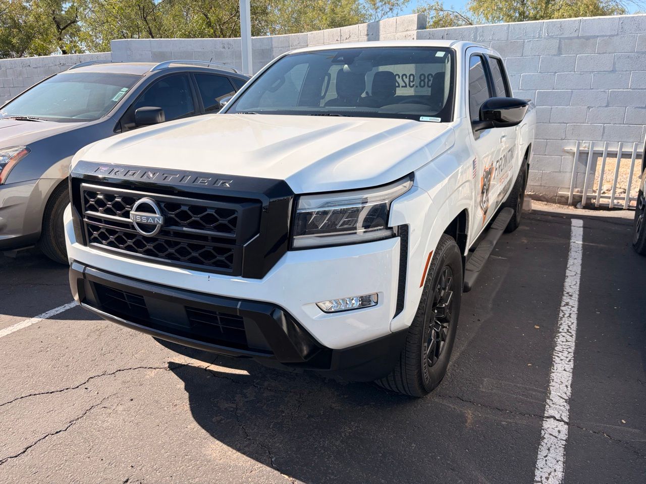 2023 Nissan Frontier SV Crew Cab 4X2 SWB's photo