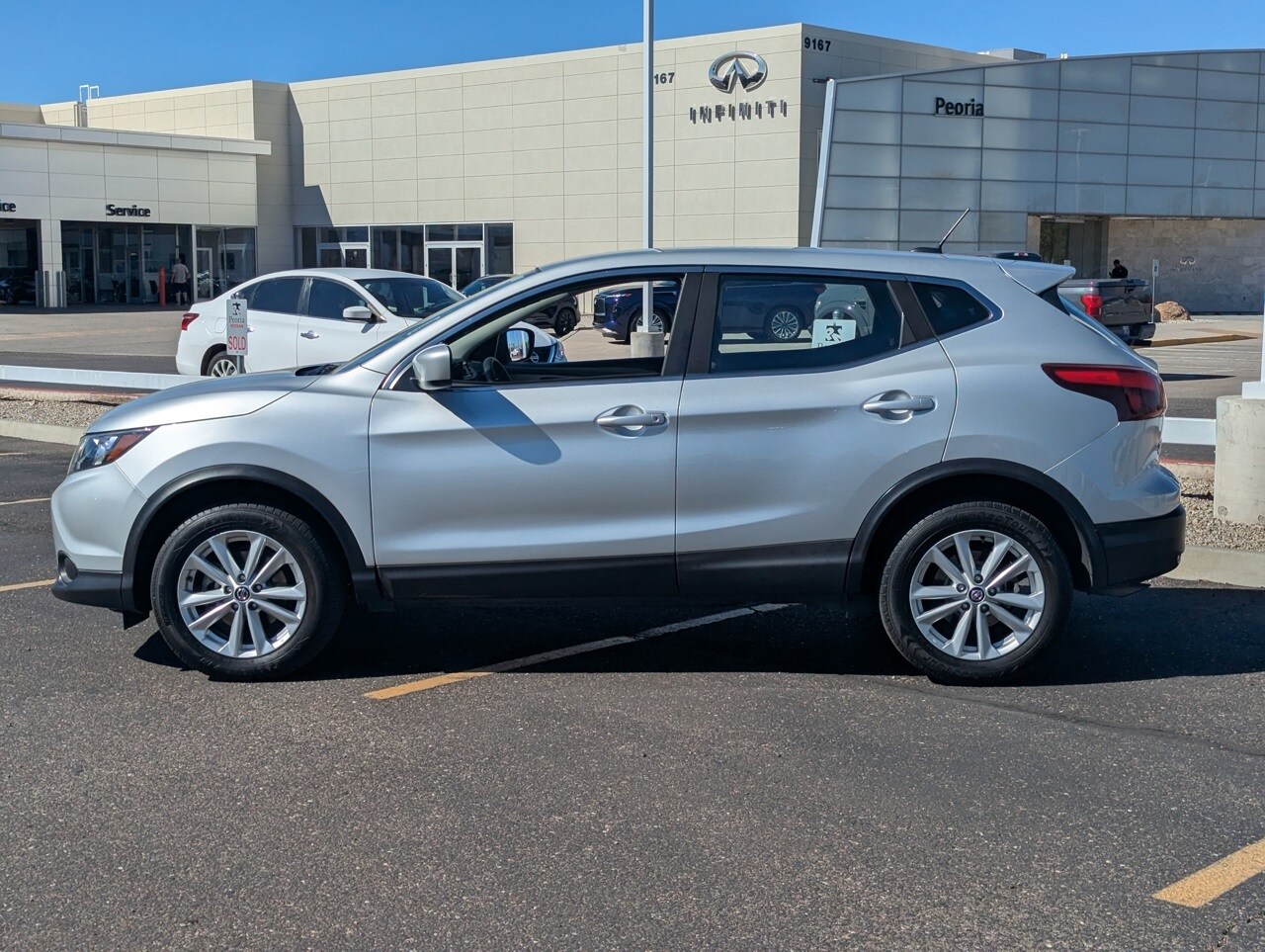 2019 Nissan Rogue Sport S photo 3