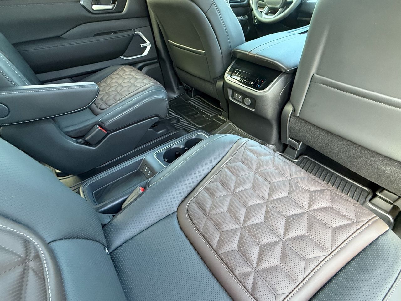 2025 Nissan Armada Platinum Reserve - Photo 27