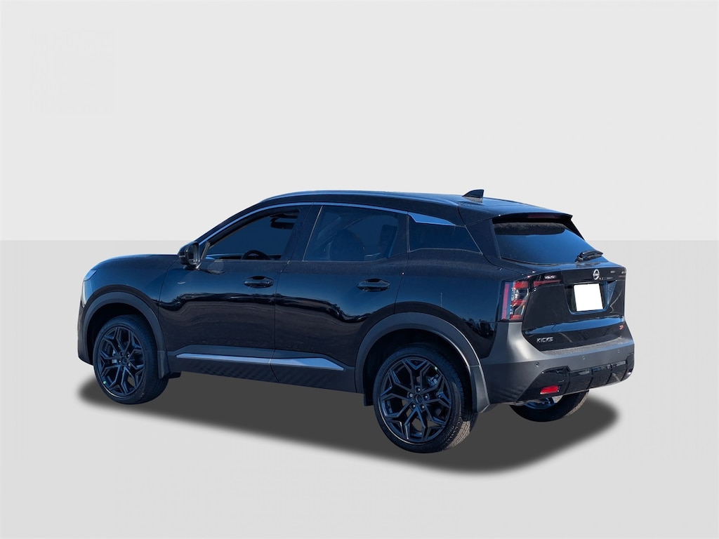 New 2026 Nissan Kicks SR SUV