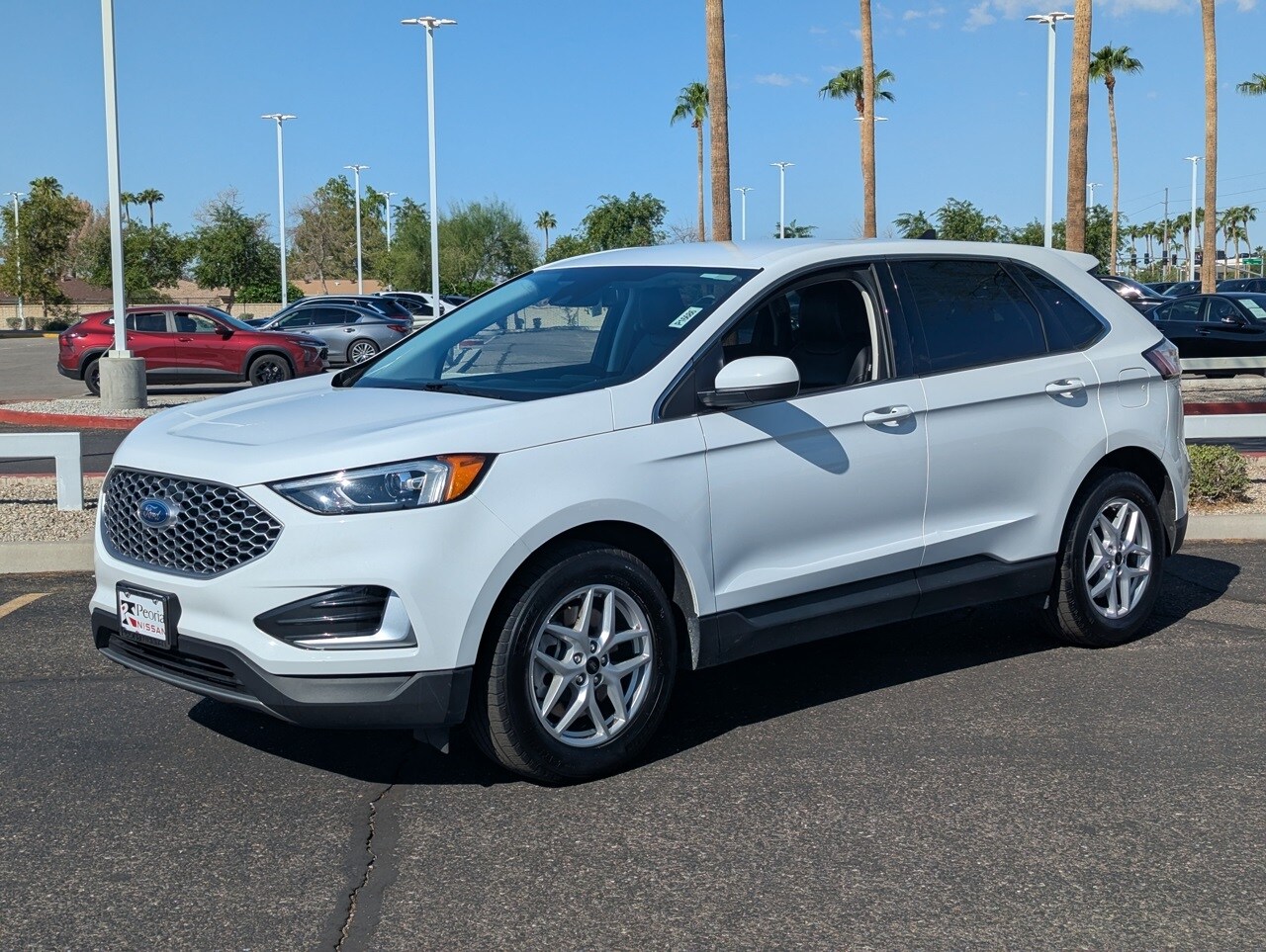 2024 Ford Edge SEL photo 2