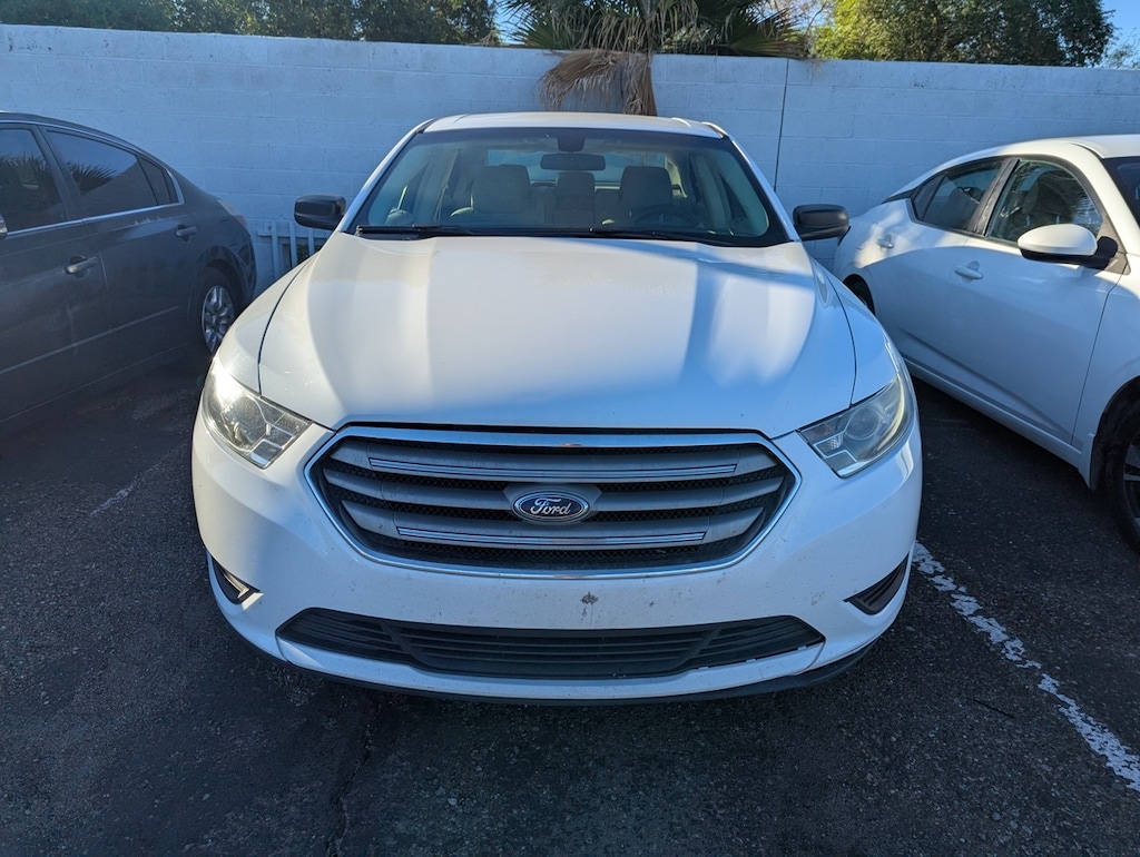 Used 2015 Ford Taurus SE Sedan