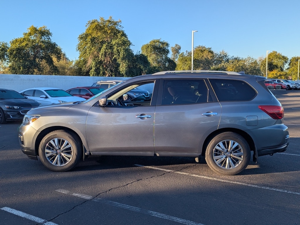 Used 2020 Nissan Pathfinder S SUV