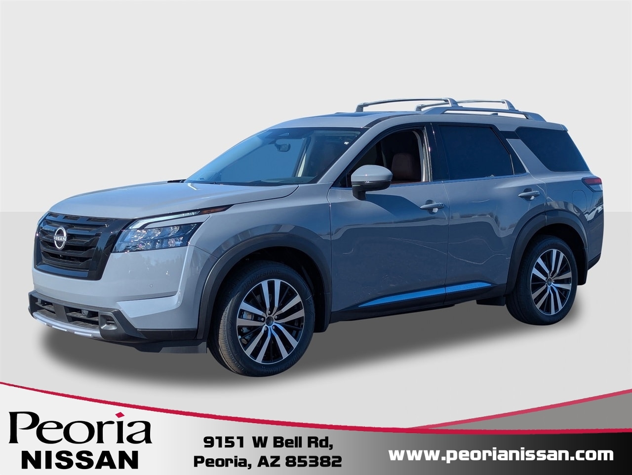 2025 Nissan Pathfinder Platinum's photo