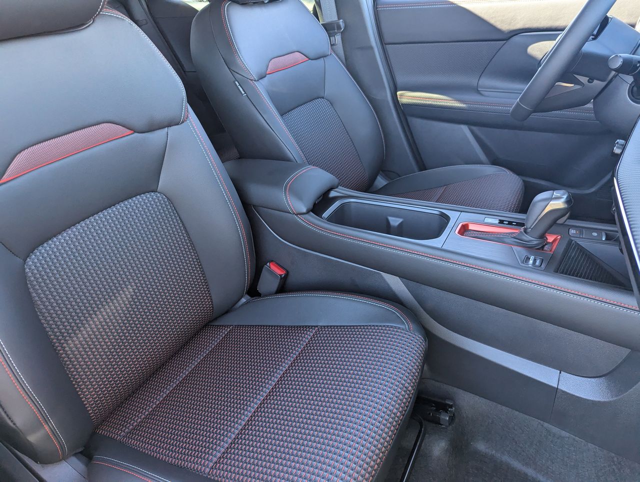2026 Nissan KICKS SR - Photo 28