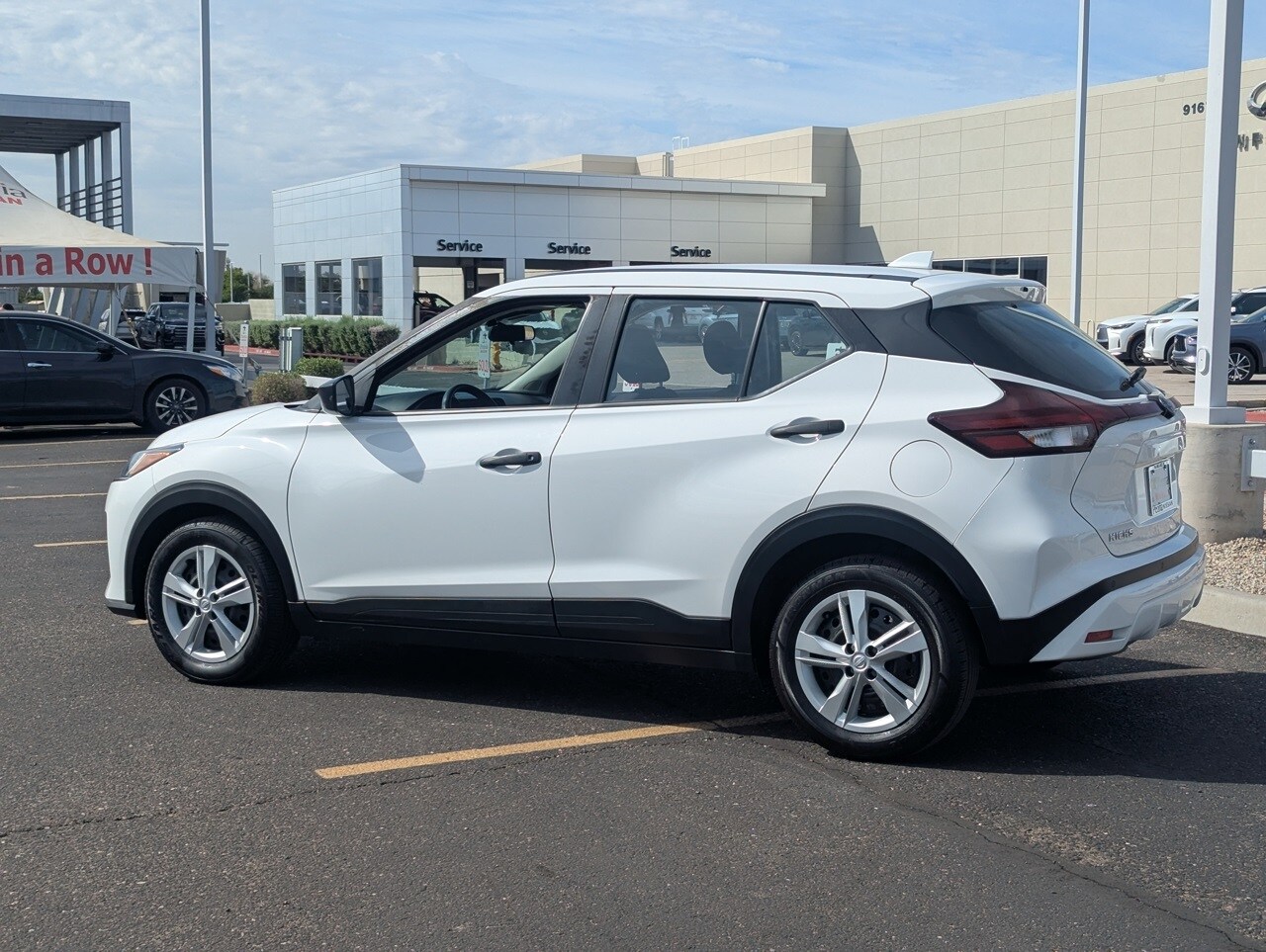 2023 Nissan Kicks S photo 2