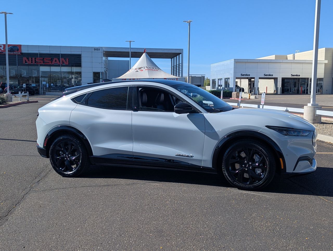 View vehicle photo 6