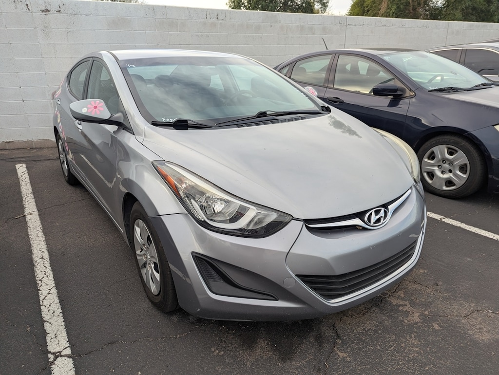 Used 2016 Hyundai Elantra SE Sedan