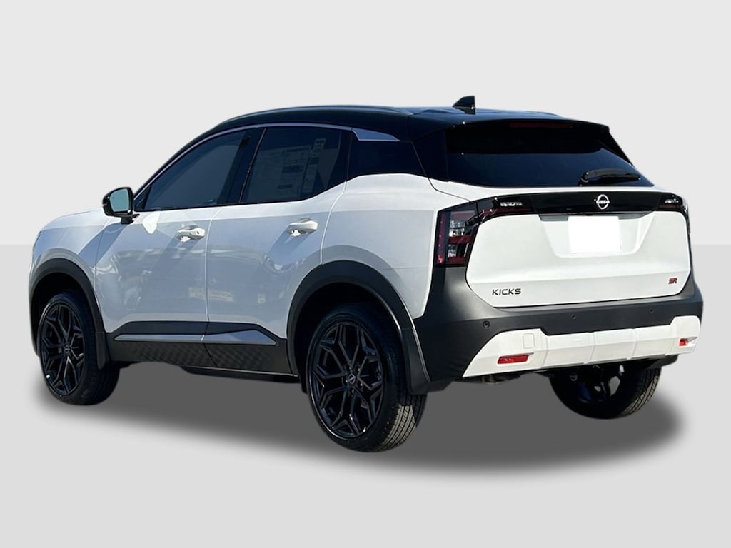 New 2026 Nissan Kicks SR SUV