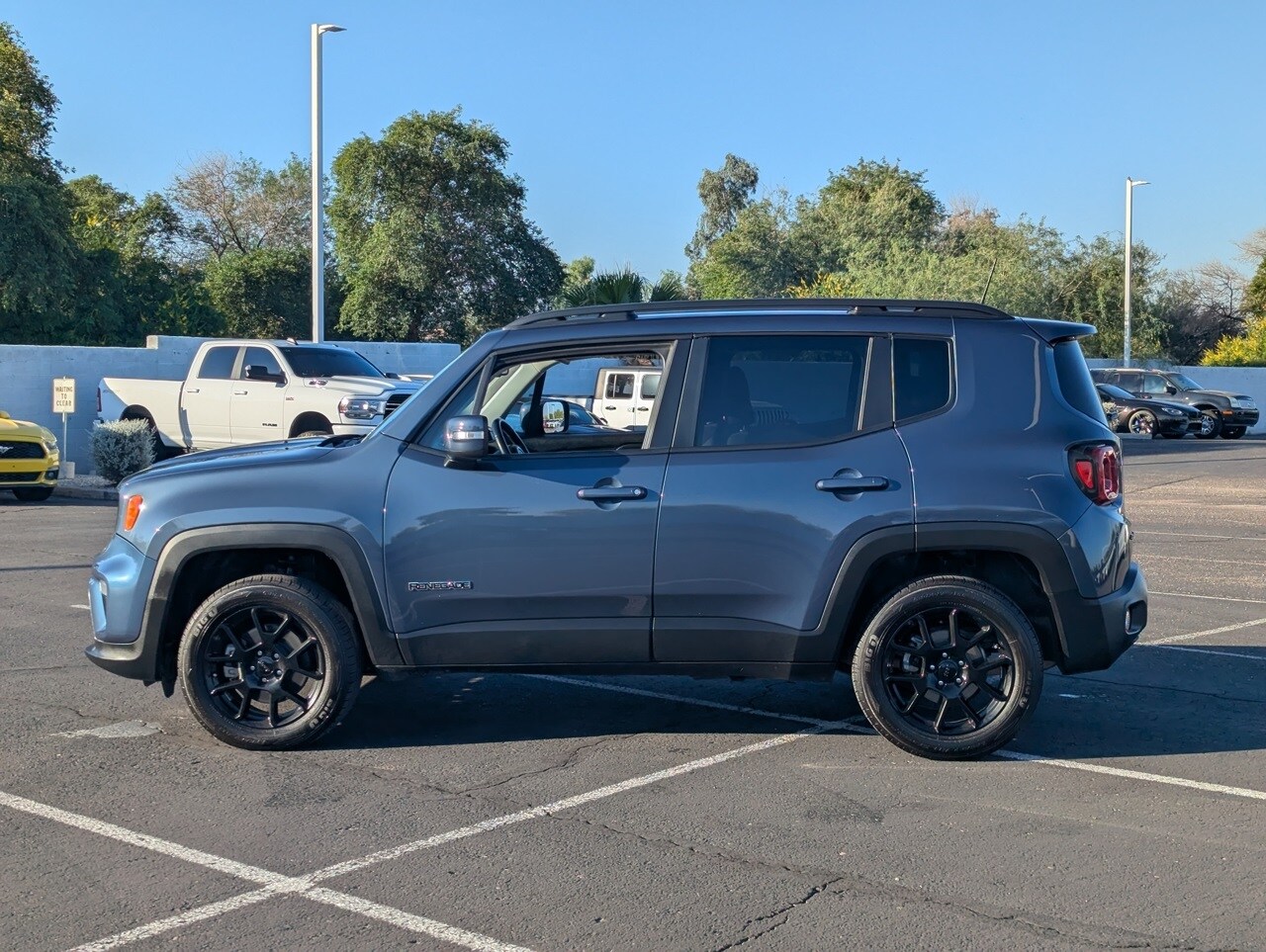 2020 Jeep Renegade Altitude photo 2
