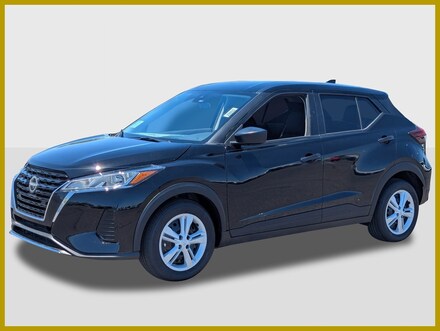 2025 Nissan Kicks Play S SUV