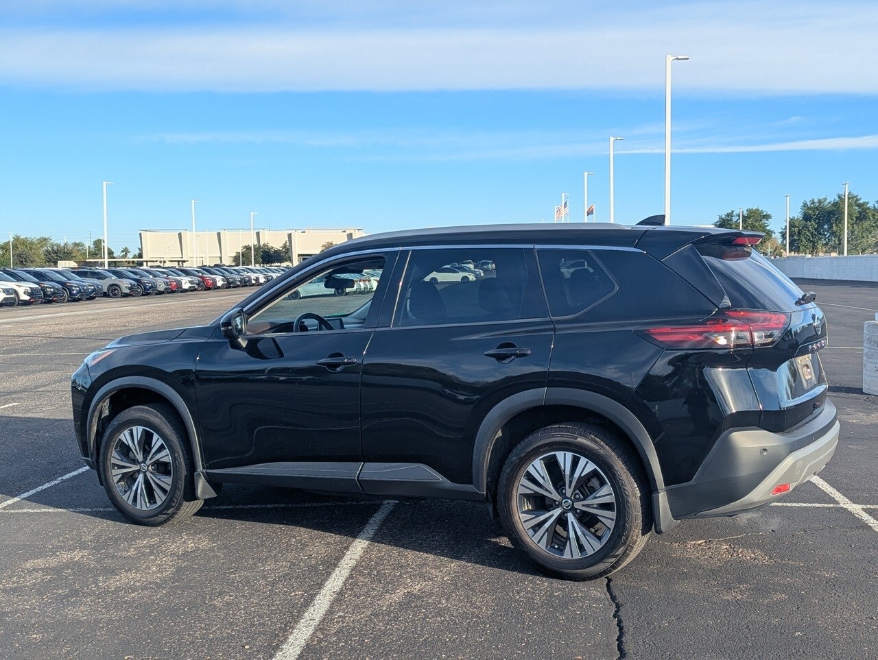 2021 Nissan Rogue SV photo 4