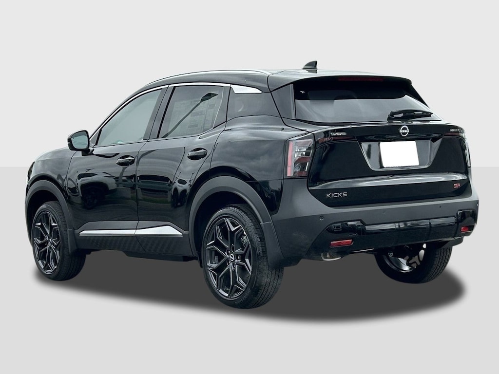New 2026 Nissan Kicks SR SUV