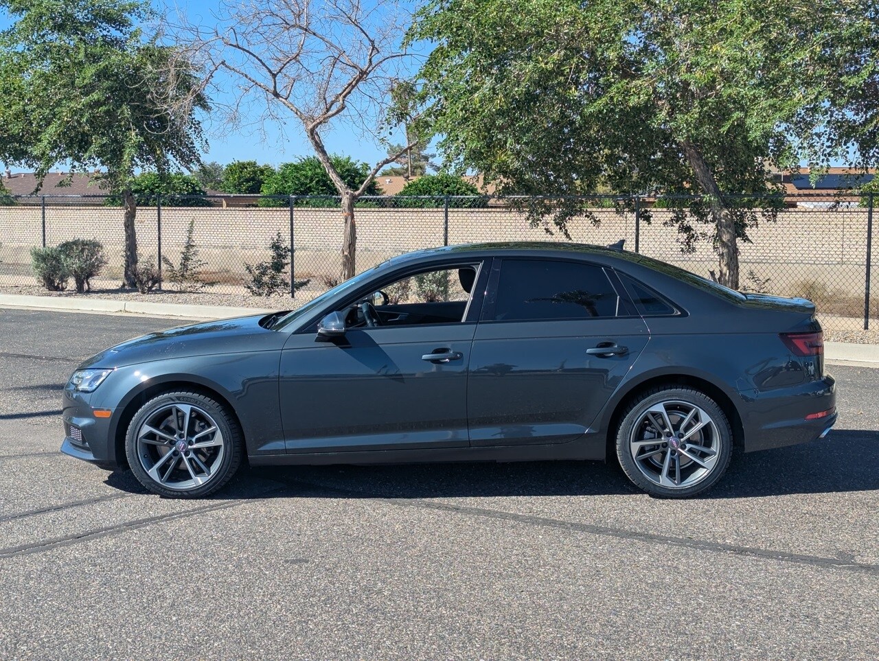 2019 Audi A4 2.0T Premium photo 2
