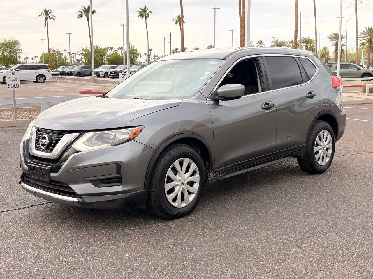 Used 2017 Nissan Rogue S with VIN KNMAT2MT5HP545304 for sale in Peoria, AZ