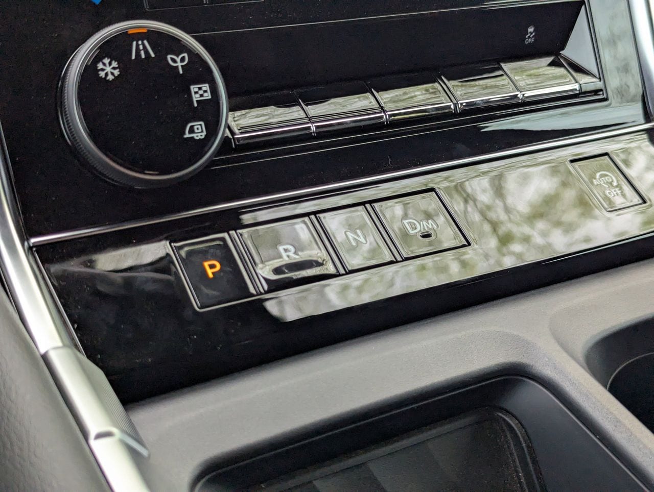 2025 Nissan Armada SL - Photo 17