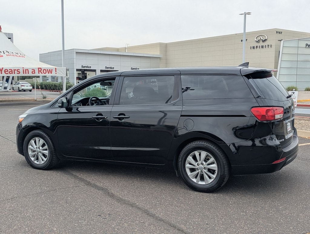 Used 2018 Kia Sedona LX Minivan/Van