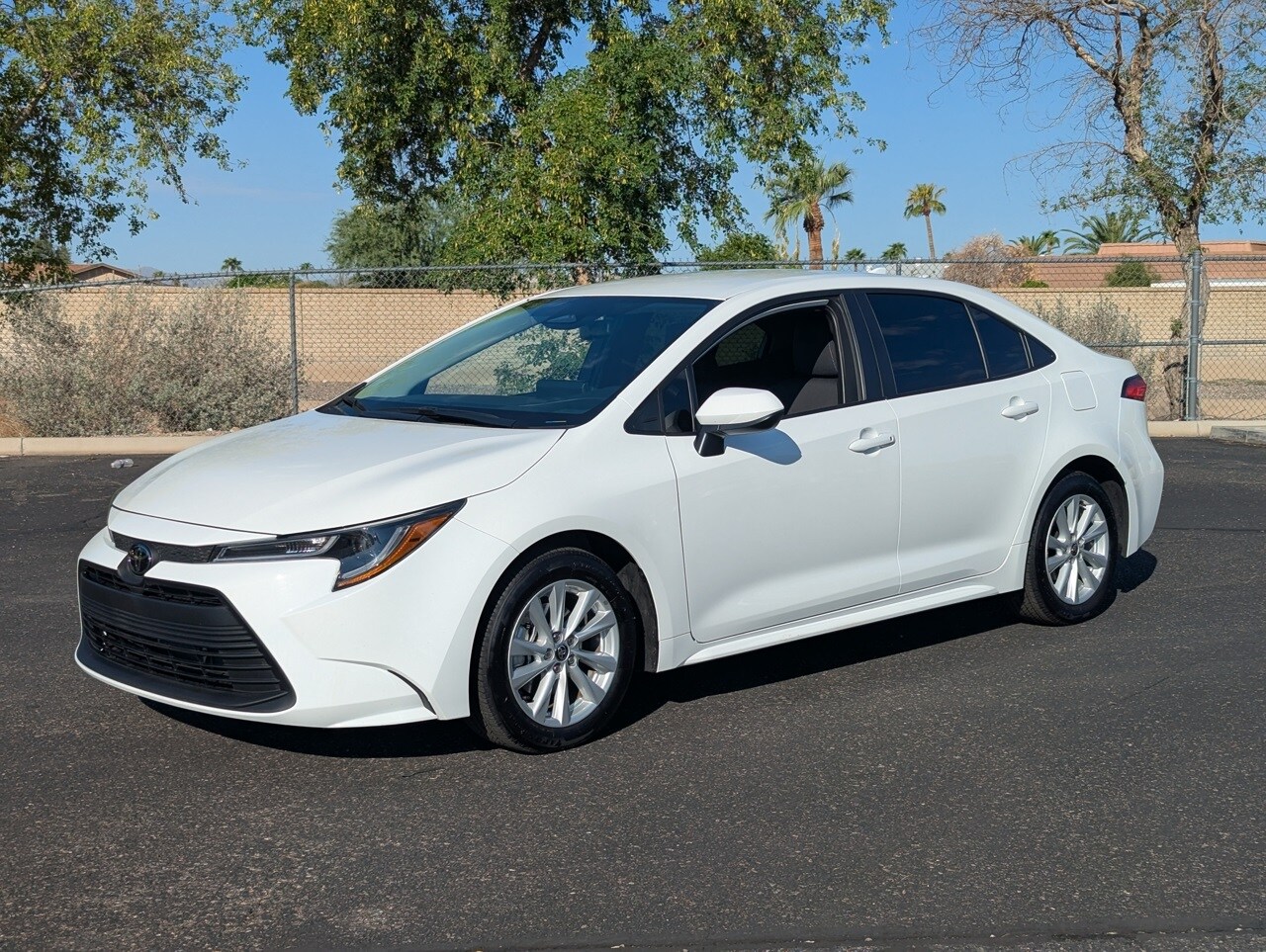 2024 Toyota Corolla LE photo 2