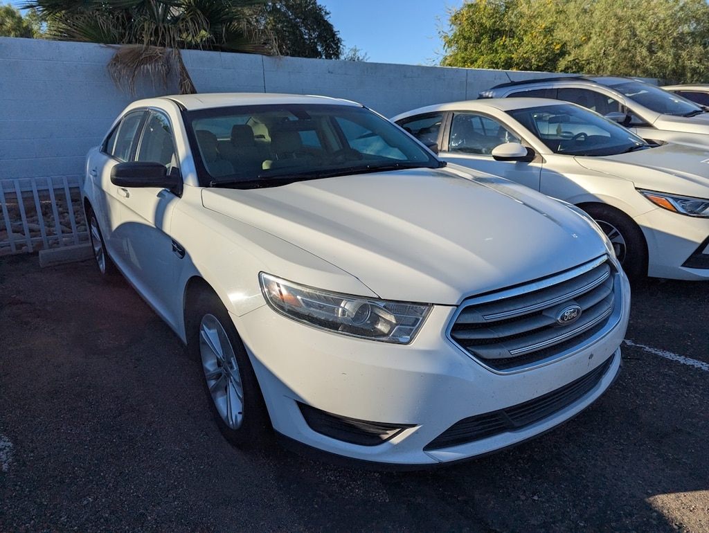 Used 2015 Ford Taurus SE Sedan