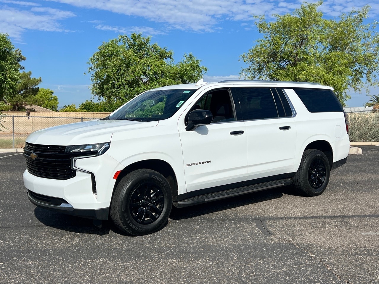 Used 2021 Chevrolet Suburban LT with VIN 1GNSCCKD0MR243897 for sale in Peoria, AZ