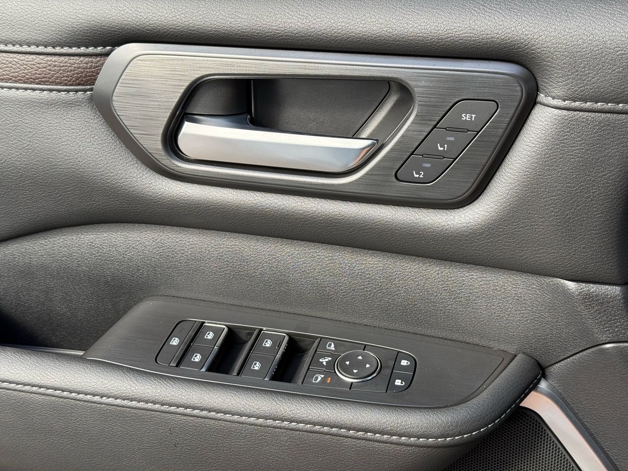 2025 Nissan Armada Platinum Reserve - Photo 23