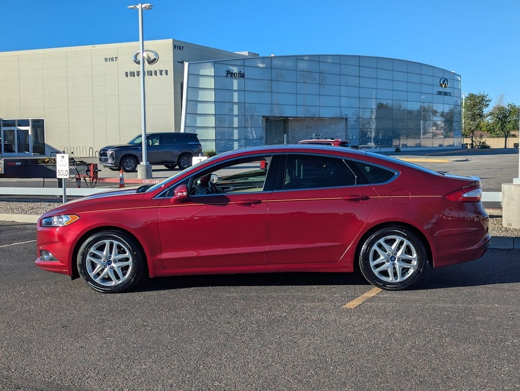 Used 2016 Ford Fusion SE Sedan